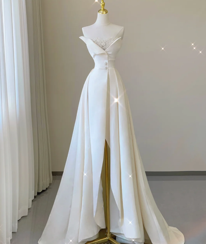 Einzigartiges A-Linie Trägerloser Ausschnitt Satin Langes Brautkleid Weißes Brautkleid DP459