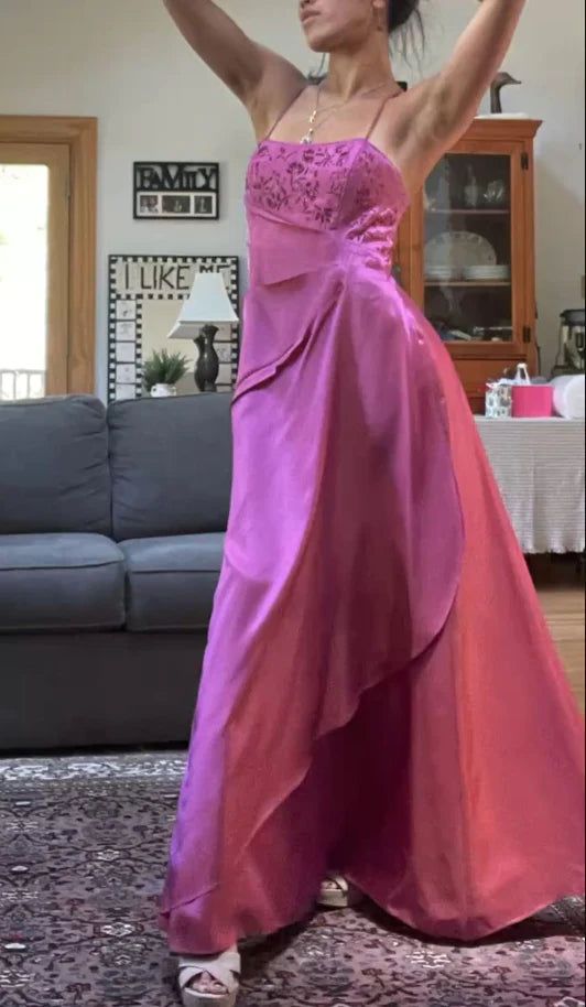 Edles Fuchsia Spaghettiträger Satin A-Linie Perlenbesetztes langes Ballkleid Brautjungfernkleider Langes Abendkleid DP488