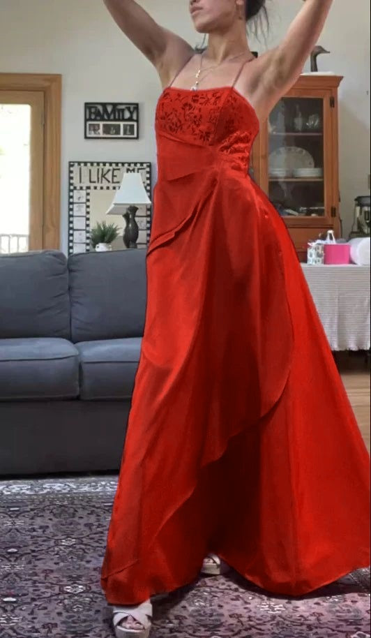 Edles Fuchsia Spaghettiträger Satin A-Linie Perlenbesetztes langes Ballkleid Brautjungfernkleider Langes Abendkleid DP488
