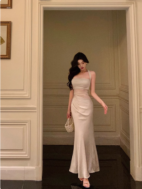 Elegantes Meerjungfrau-Neckholder-Satin-ärmelloses Kleid zum 18. Geburtstag Partykleid Geburtstags-Outfits Geburtstagskleid-Ideen für Frauen DP567