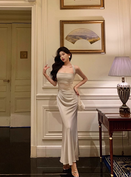 Elegantes Meerjungfrau-Neckholder-Satin-ärmelloses Kleid zum 18. Geburtstag Partykleid Geburtstags-Outfits Geburtstagskleid-Ideen für Frauen DP567
