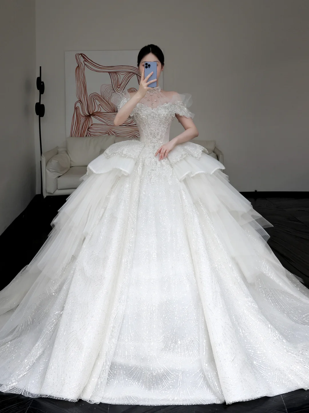 Robe de mariée de luxe à épaules dénudées et manches courtes, robe de mariée à paillettes avec traîne DP646
