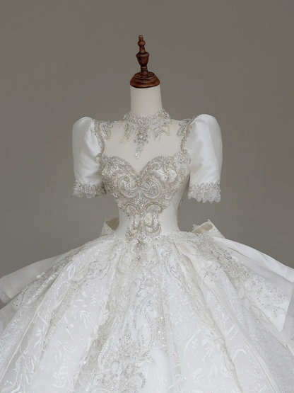 Robe de mariée de luxe à manches courtes et paillettes avec traîne, DP647