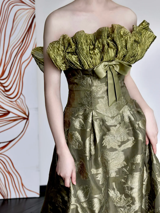 Wunderschönes A-Linie trägerloses grünes Satin-Ballkleid mit langen Ärmeln, Abschlusskleider, DP668