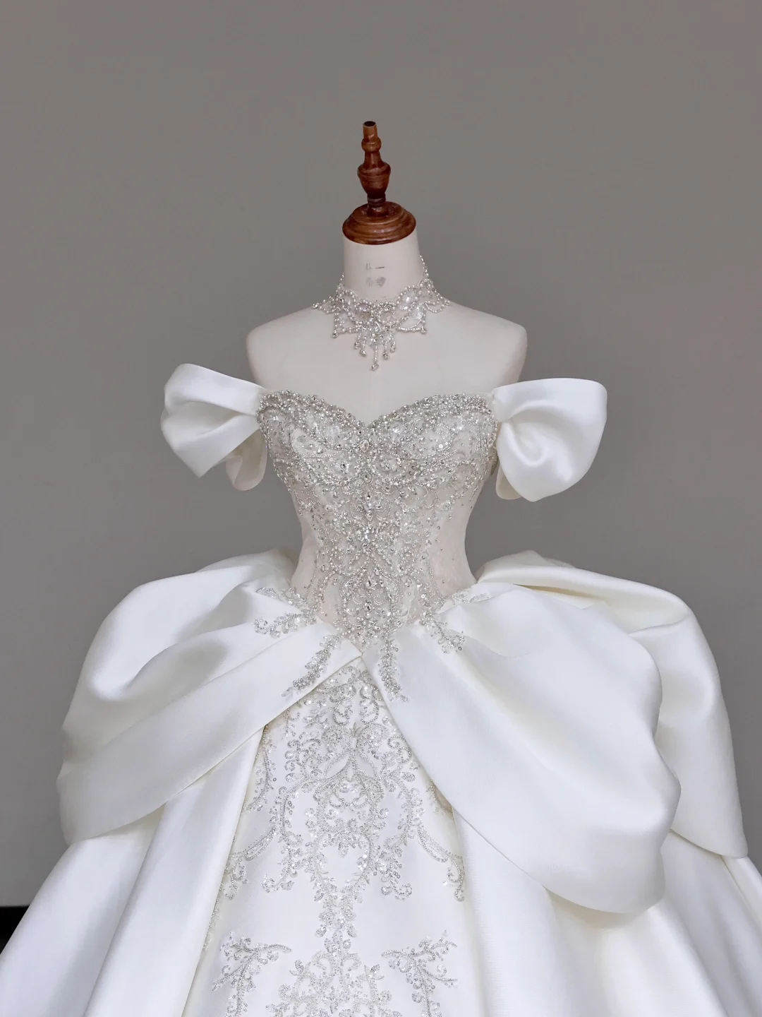 Classy Elegant Ball Gown Off The Shoulder Satin White Short Sleeves Wedding Dress Brides Dress DP688