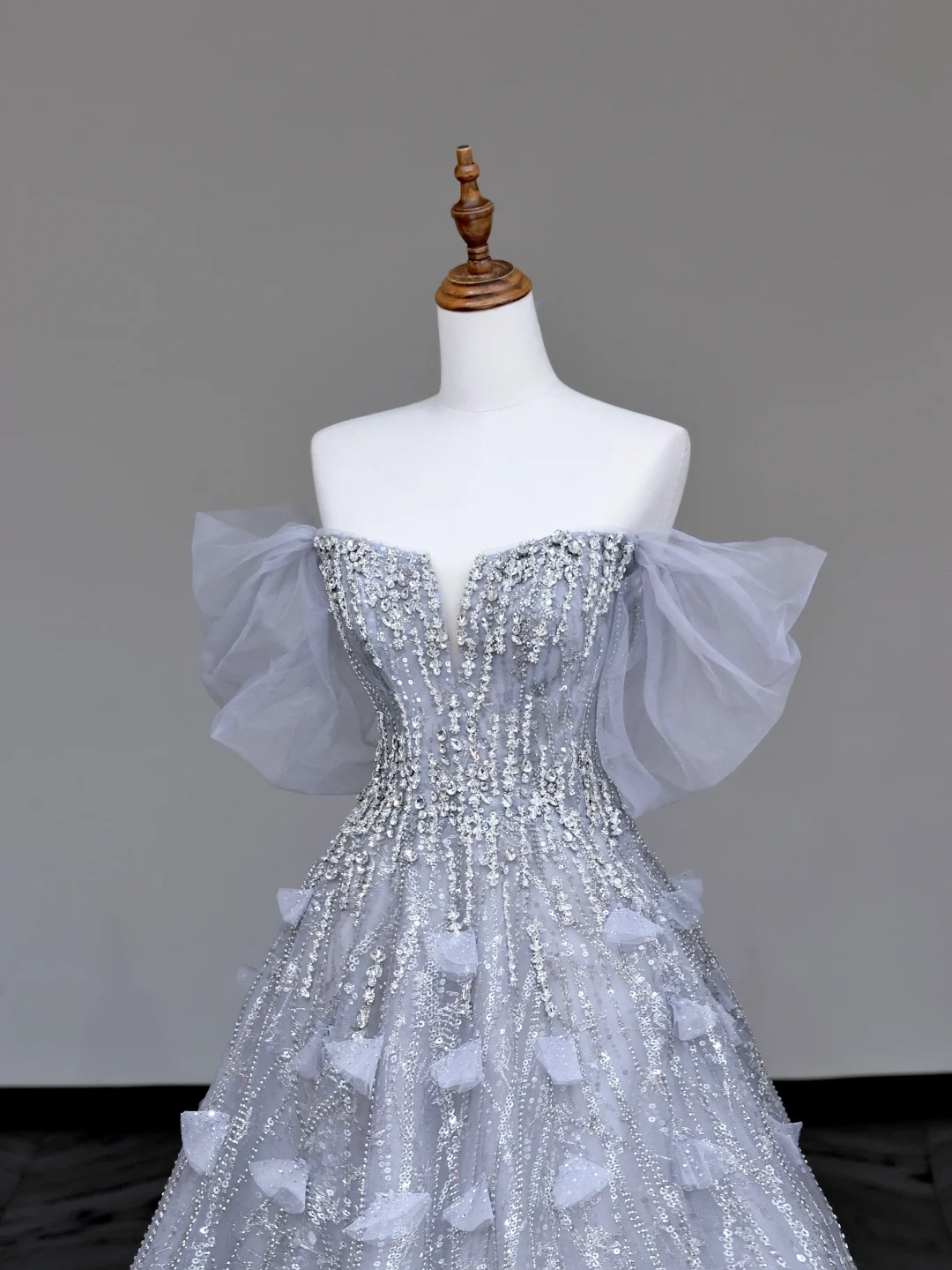 Superbe robe de bal à épaules dénudées et paillettes gris argenté, longue robe de bal, robe de remise de diplôme DP721
