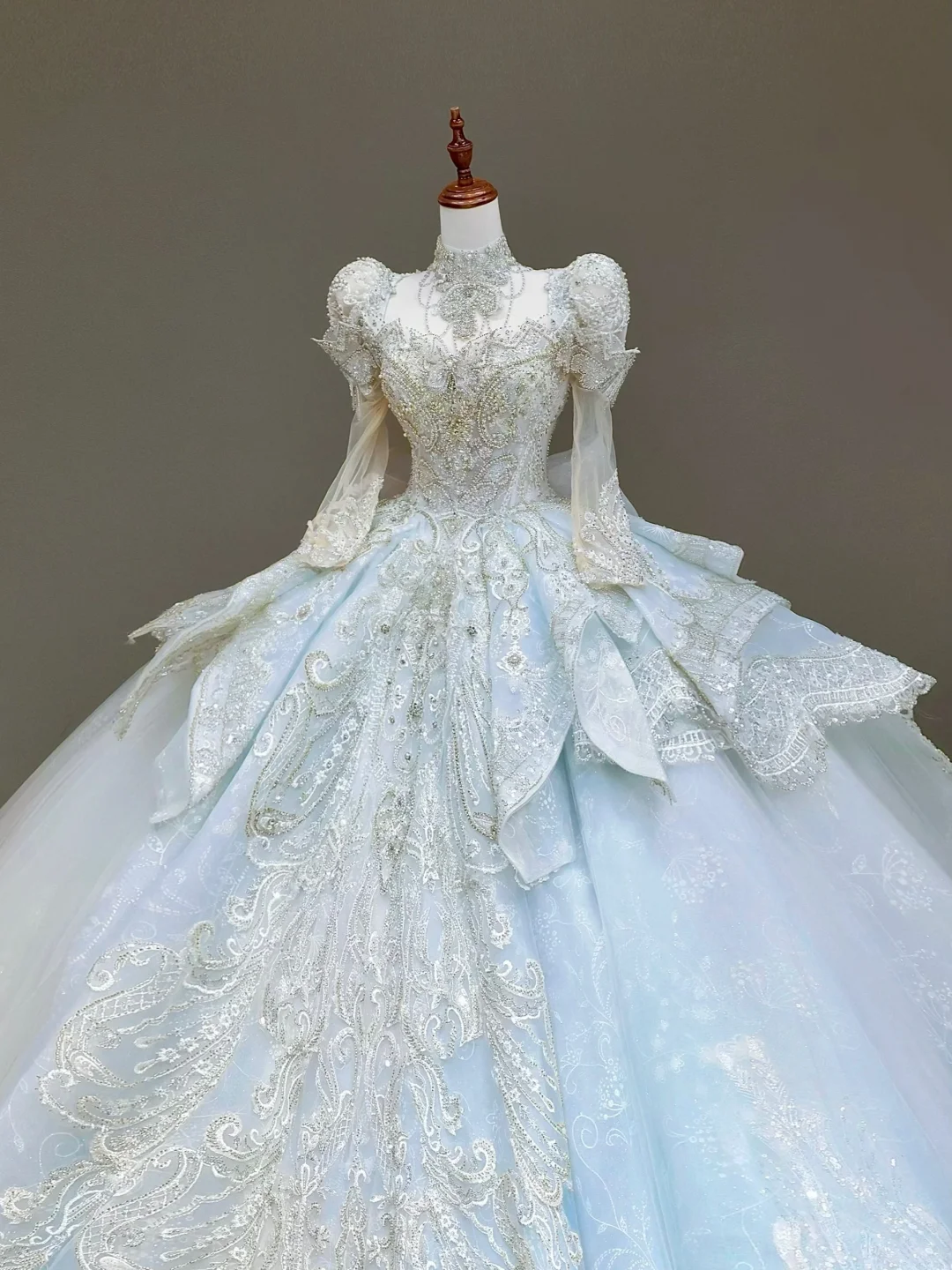Prinzessin Brautkleid Ballkleid Hoher Ausschnitt Blau Pailletten Perlen Brautkleider Brautkleider DP830