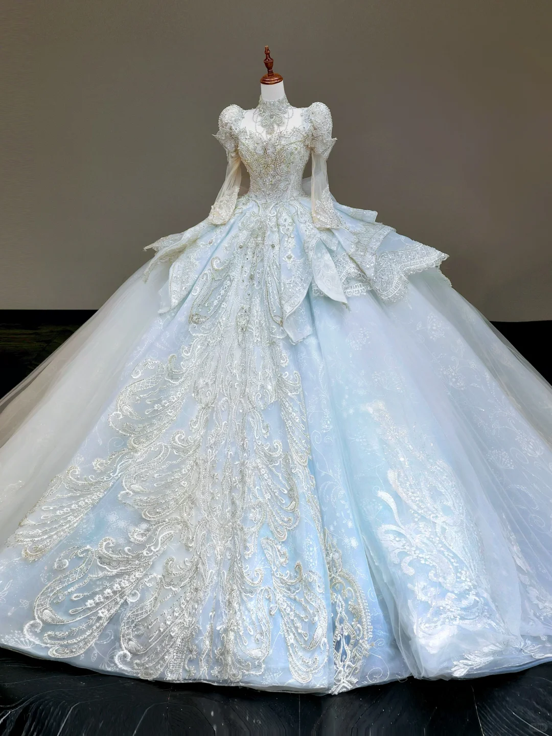 Prinzessin Brautkleid Ballkleid Hoher Ausschnitt Blau Pailletten Perlen Brautkleider Brautkleider DP830