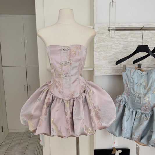 Süßes Ballkleid trägerloses Satin Blumen Rosa Kurzes Sommerkleid Urlaubsparty Outfits für Frauen DP0097