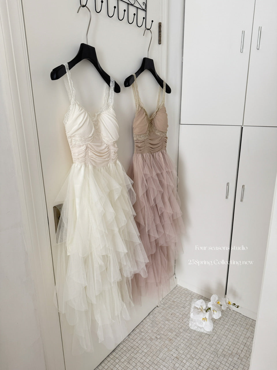Süßes A-Linien-Trägerkleid mit Spitzenrüschen, Sommerkleid für die Feiertage, Party-Outfits für Mädchen, DP0134