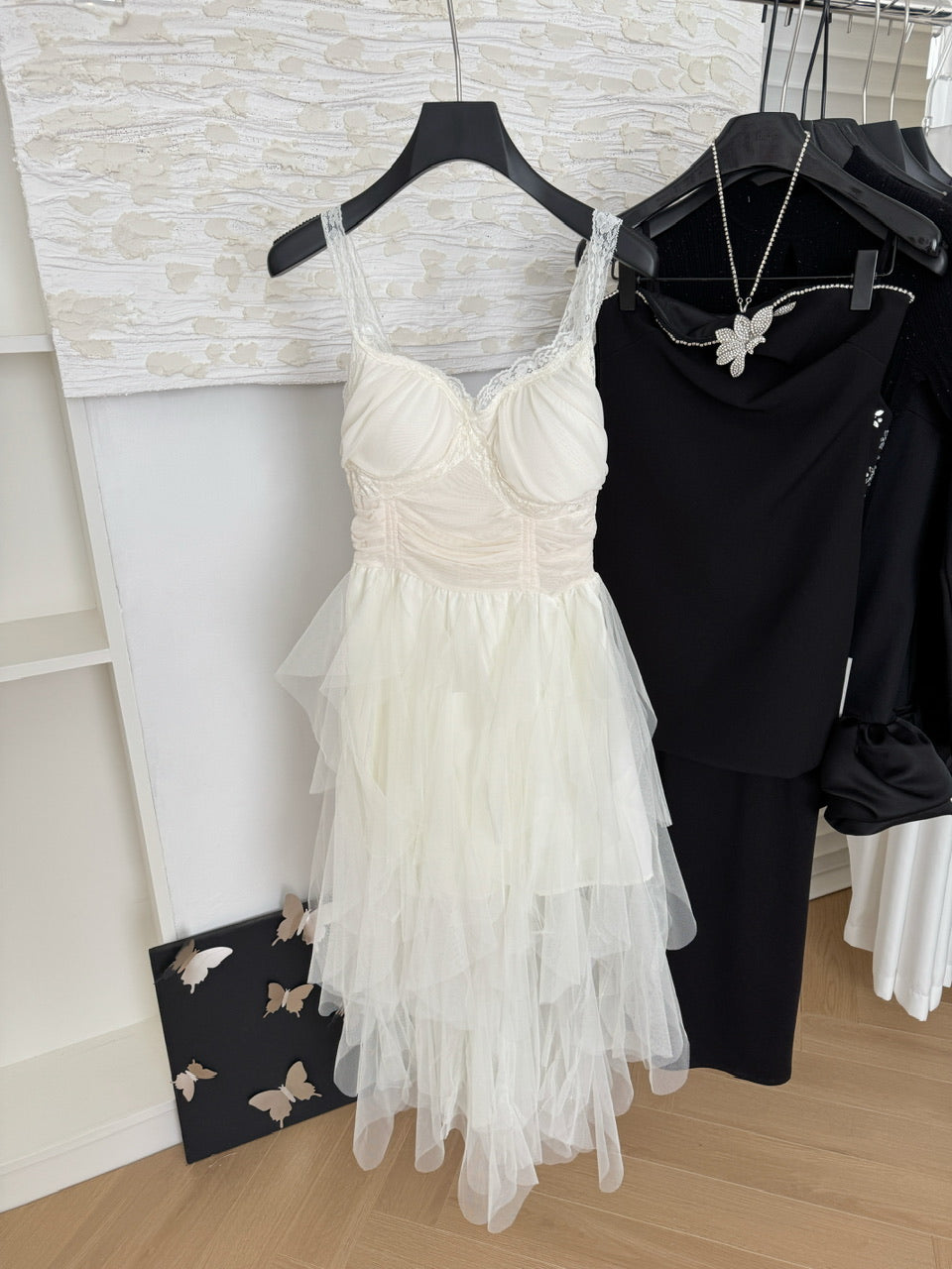 Süßes A-Linien-Trägerkleid mit Spitzenrüschen, Sommerkleid für die Feiertage, Party-Outfits für Mädchen, DP0134