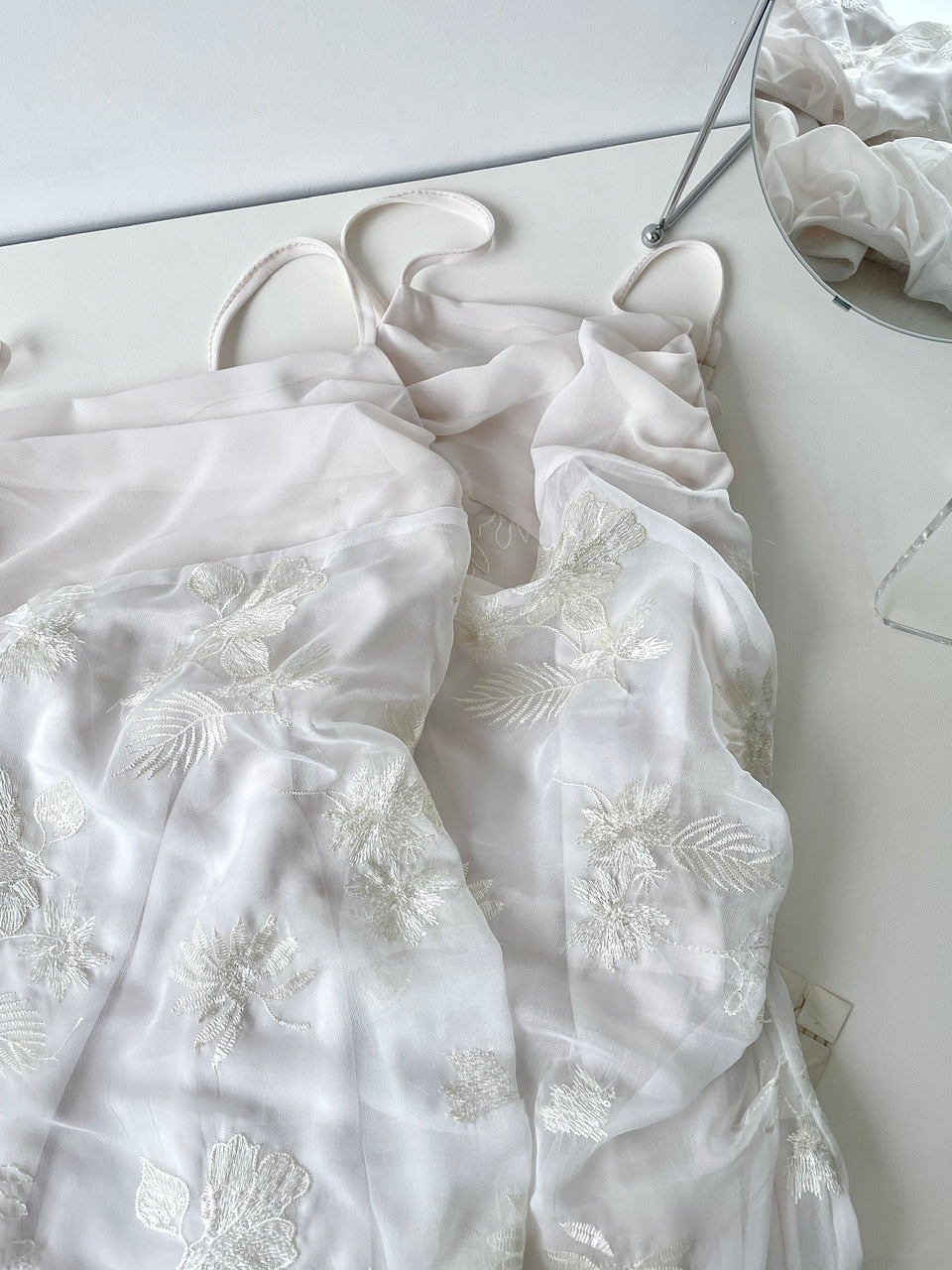 Robe d'été longue en dentelle à bretelles spaghetti et sirène pour femme DP0017