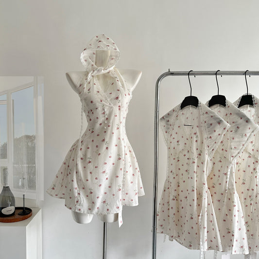 Sexy A-Linie Neckholder-Ausschnitt Floral Kurzes Sommerkleid Urlaubsparty-Outfits für Frauen DP0121