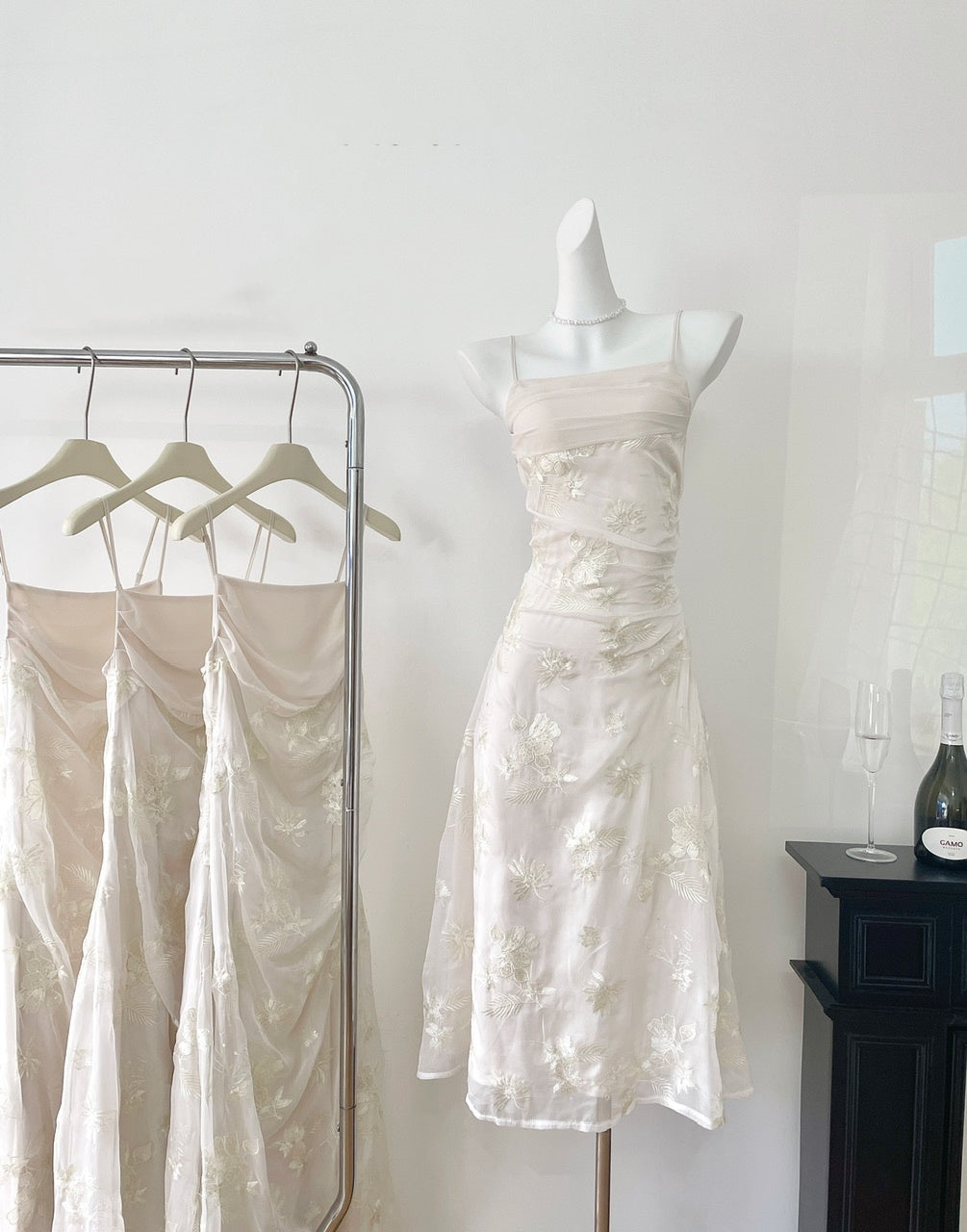 Robe d'été longue en dentelle à bretelles spaghetti et sirène pour femme DP0017