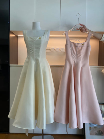 Süßes A-Linien-Sommerkleid mit quadratischem Ausschnitt und Satinrüschen, Urlaubsparty-Outfits für Mädchen, DP0135