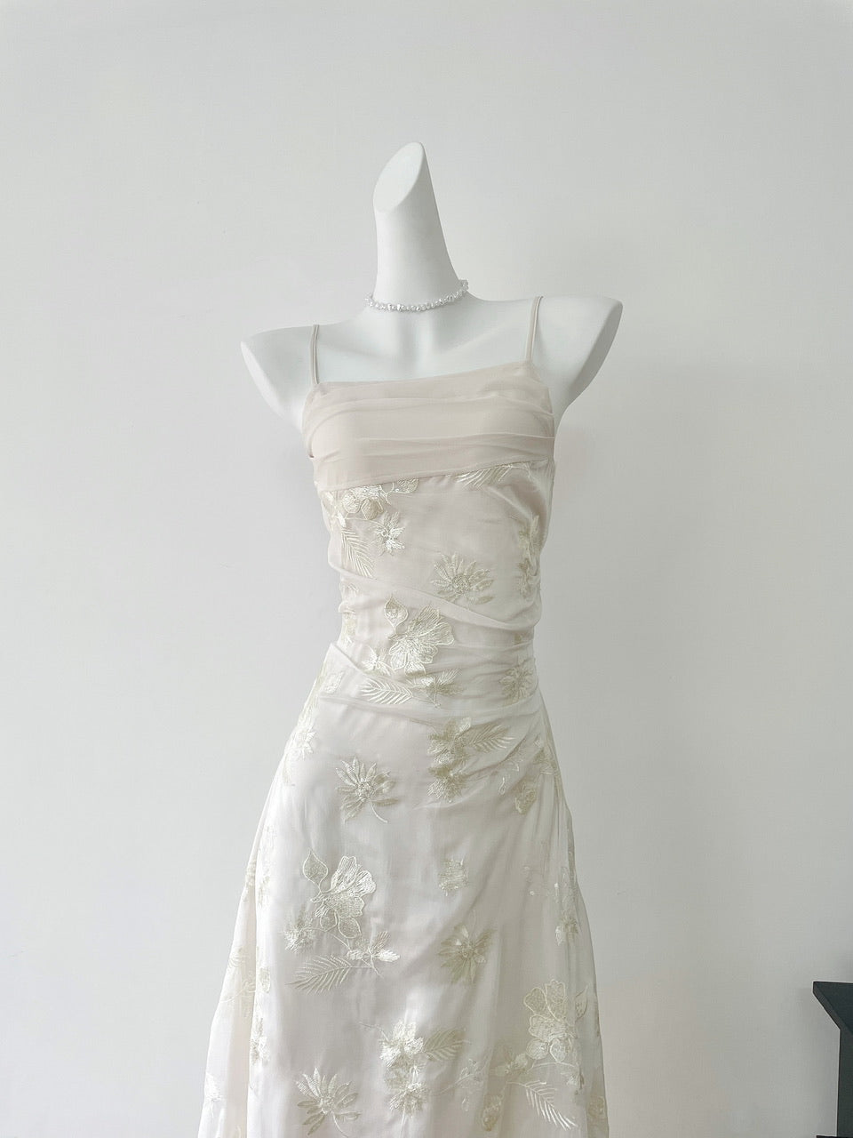 Robe d'été longue en dentelle à bretelles spaghetti et sirène pour femme DP0017