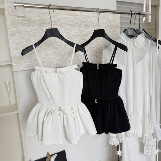 Süßes A-Linie Spaghettiträger Weißes kurzes Sommerkleid Urlaubsparty-Outfits für Frauen DP0095