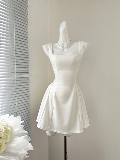 Süße und Nische Sommer Temperament hohe Taille Design Frauen Kleid DP0006
