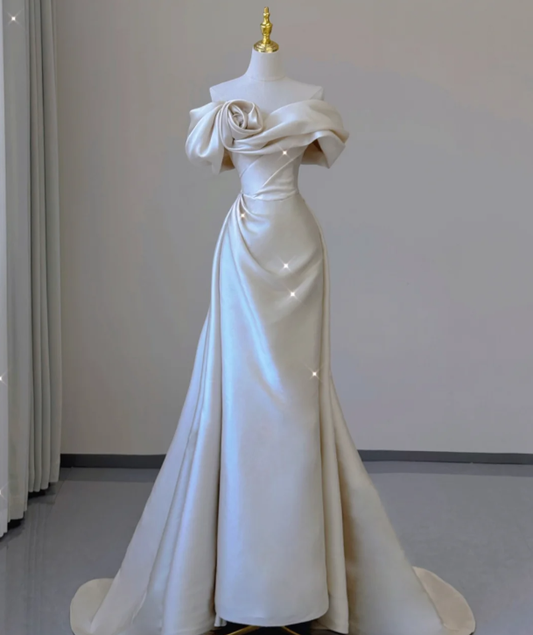 Elegante Meerjungfrau Off The Shoulder Satin Kurze Ärmel Brautkleider Brautkleider P0010