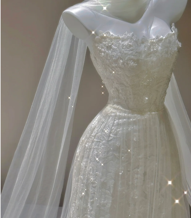 Elegant A Line Strapless White Lace Sleeveless Long Wedding Dresses Brides Dress P0014