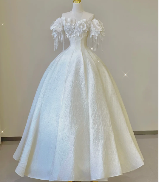 Elegantes Ballkleid aus der Schulter weißer Spitze mit kurzen Ärmeln Brautkleider Brautkleid P0015