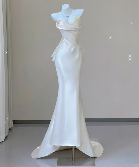 Einzigartige Meerjungfrau Schatz Elfenbein Satin Lange Brautkleider Brautkleider P0030