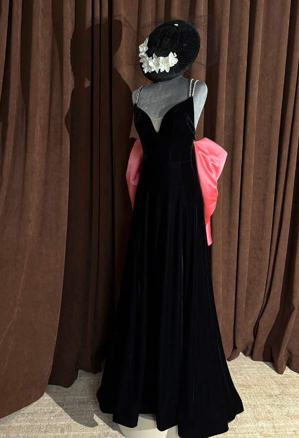 Elegant Black Prom Dress Velvet Spaghetti Straps Sheath Evening Dress S1062
