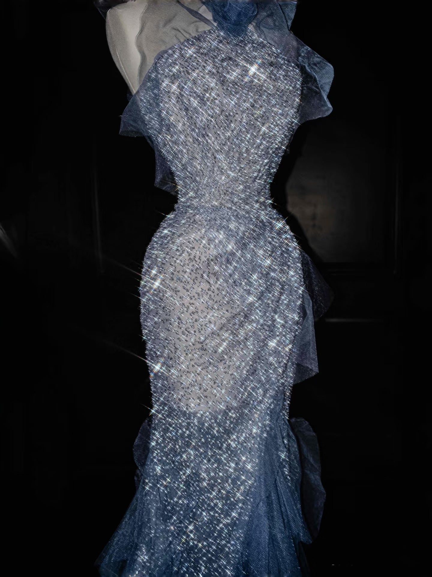 Wunderschönes Meerjungfrau-Neckholder-Blau-Pailletten-Langballkleid Partykleid Abschlusskleider DP2721
