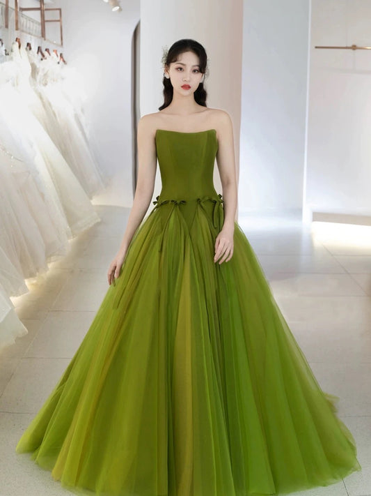 Elegantes Ballkleid mit trägerlosem grünen ärmellosen Tüll-Abschlussballkleid H2892