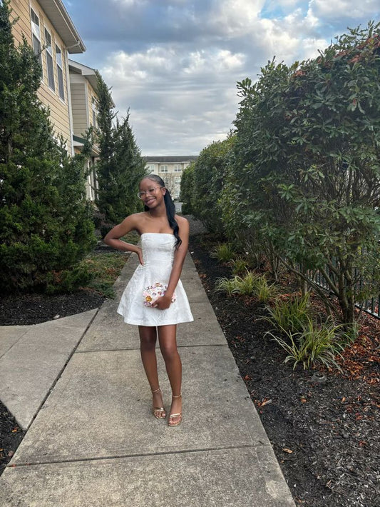 Simple A line Strapless Black Girl Summer Birthday Dresses For Teens White Hoco Dress Mini 18th Birthday Outfit Cocktail Dresses W0464