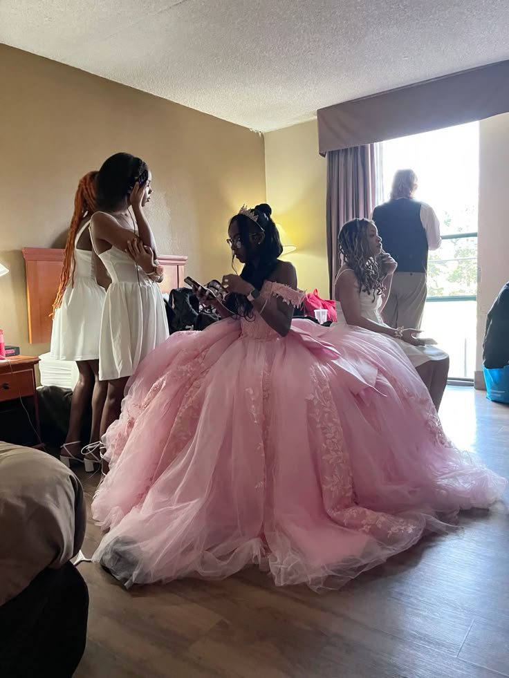 Hübsches Ballkleid Weg Von Der Schulter Rosa Tüll Lange Quinceanera Kleid Formale Kleider Vestido De 15 Anos Süße 16 Kleid W0495