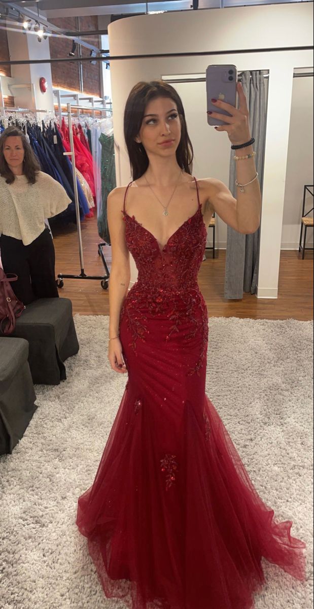 Edle Meerjungfrau-Träger Roter Tüll Rückenfreies Langes Ballkleid Partykleid Geburtstags-Outfits Abschlusskleider W0513
