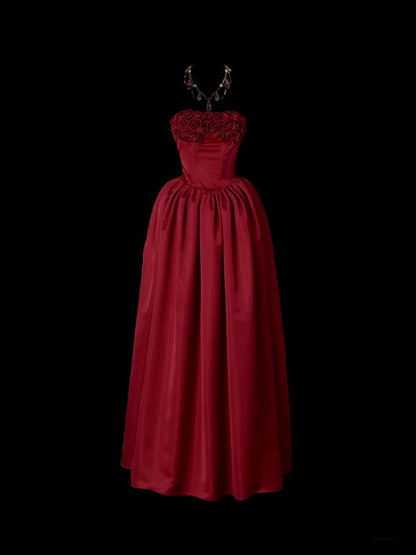 Edles Ballkleid Trägerlos Burgund Satin Ärmellos Lange Ballkleider Partykleid Geburtstags-Outfits Abschlusskleider W0743