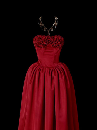 Edles Ballkleid Trägerlos Burgund Satin Ärmellos Lange Ballkleider Partykleid Geburtstags-Outfits Abschlusskleider W0743