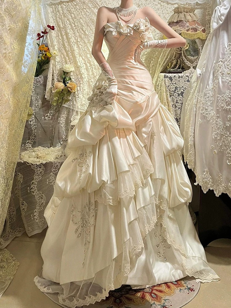 Retro Brautkleid Meerjungfrau Trägerlos Satin Weiß Blumen Lange Brautkleider Sommer Bräute Kleid Brautkleider W0785