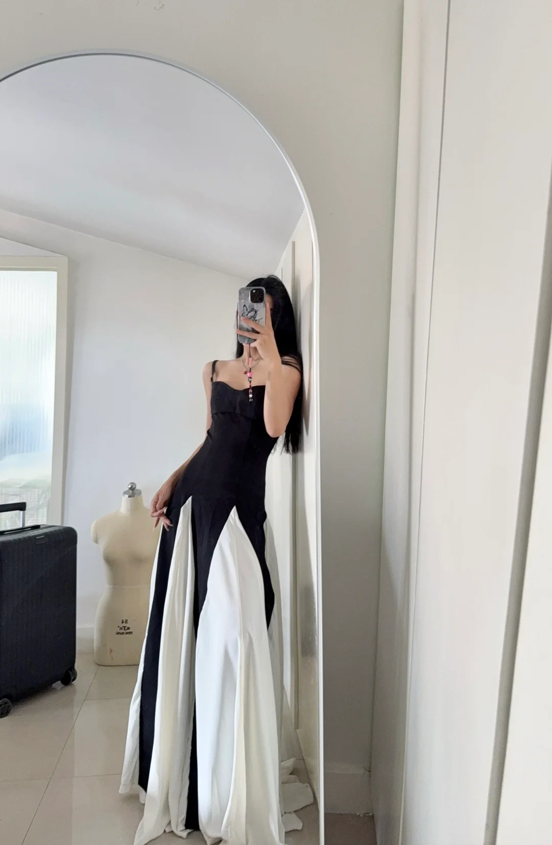 Elegante A-Linie Spaghettiträger Schwarz Chiffon Ärmellos Lange Abendkleider Partykleider Abendkleider Ballkleid W1003
