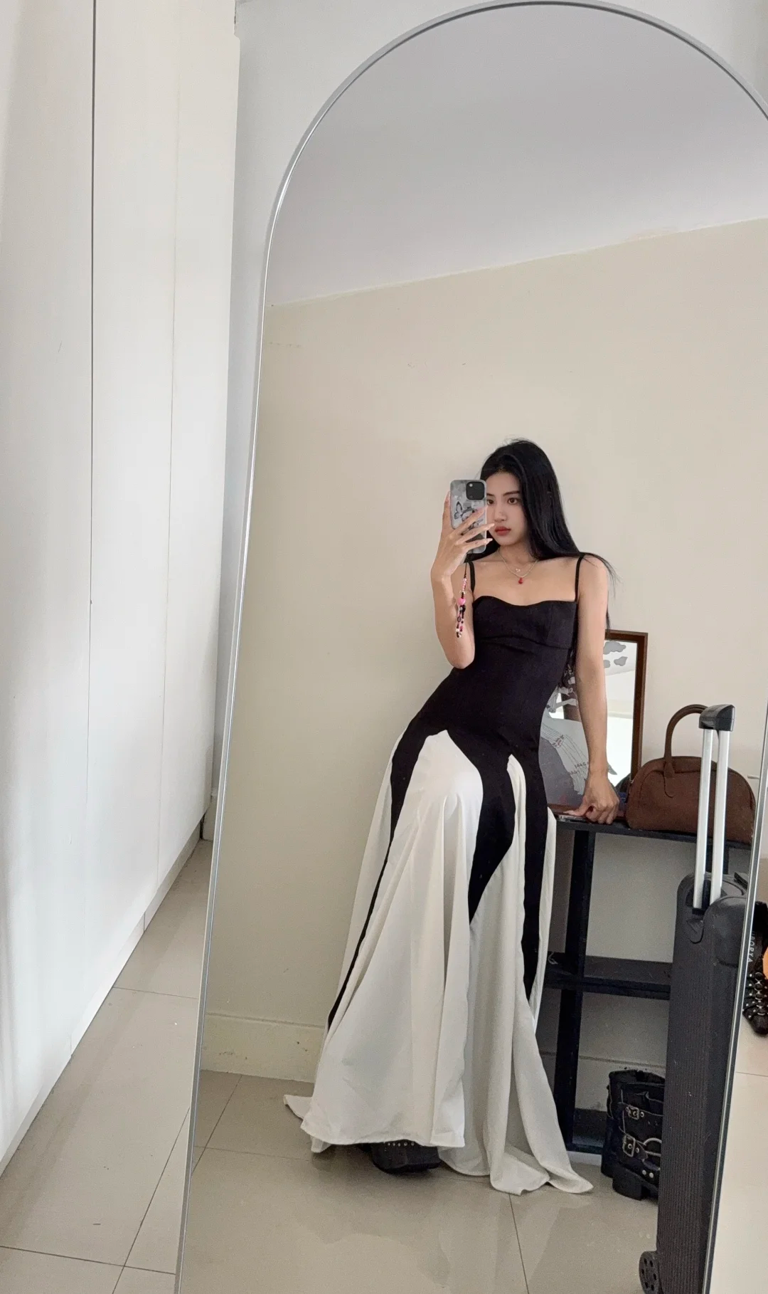 Elegante A-Linie Spaghettiträger Schwarz Chiffon Ärmellos Lange Abendkleider Partykleider Abendkleider Ballkleid W1003