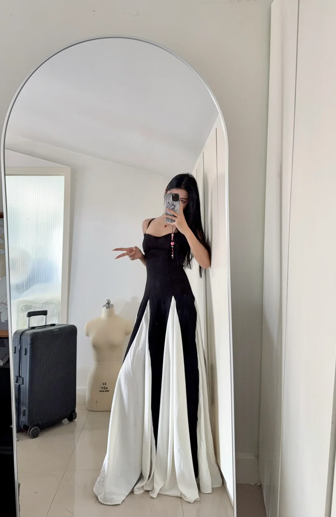 Elegante A-Linie Spaghettiträger Schwarz Chiffon Ärmellos Lange Abendkleider Partykleider Abendkleider Ballkleid W1003