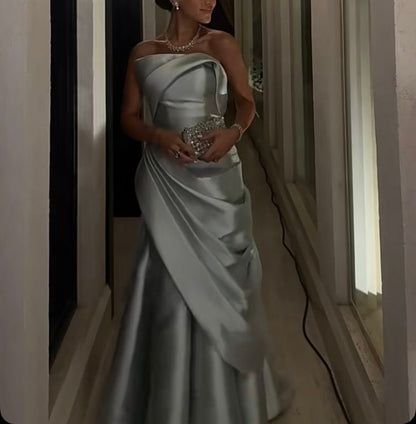 Edle Meerjungfrau trägerloses silbernes Satin-formales langes Abendkleid Sommerkleid für Hochzeitsgäste Kleider für Brautgäste Hochzeits-Outfits für Gäste W1096