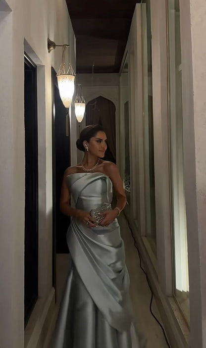 Edle Meerjungfrau trägerloses silbernes Satin-formales langes Abendkleid Sommerkleid für Hochzeitsgäste Kleider für Brautgäste Hochzeits-Outfits für Gäste W1096
