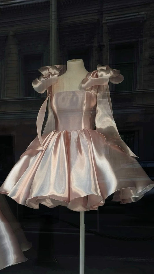 Jolie robe de bal à bretelles spaghetti en satin rose, courte, mini, formelle, pour le bal de fin d'année, pour le collège, tenue d'anniversaire, W1174