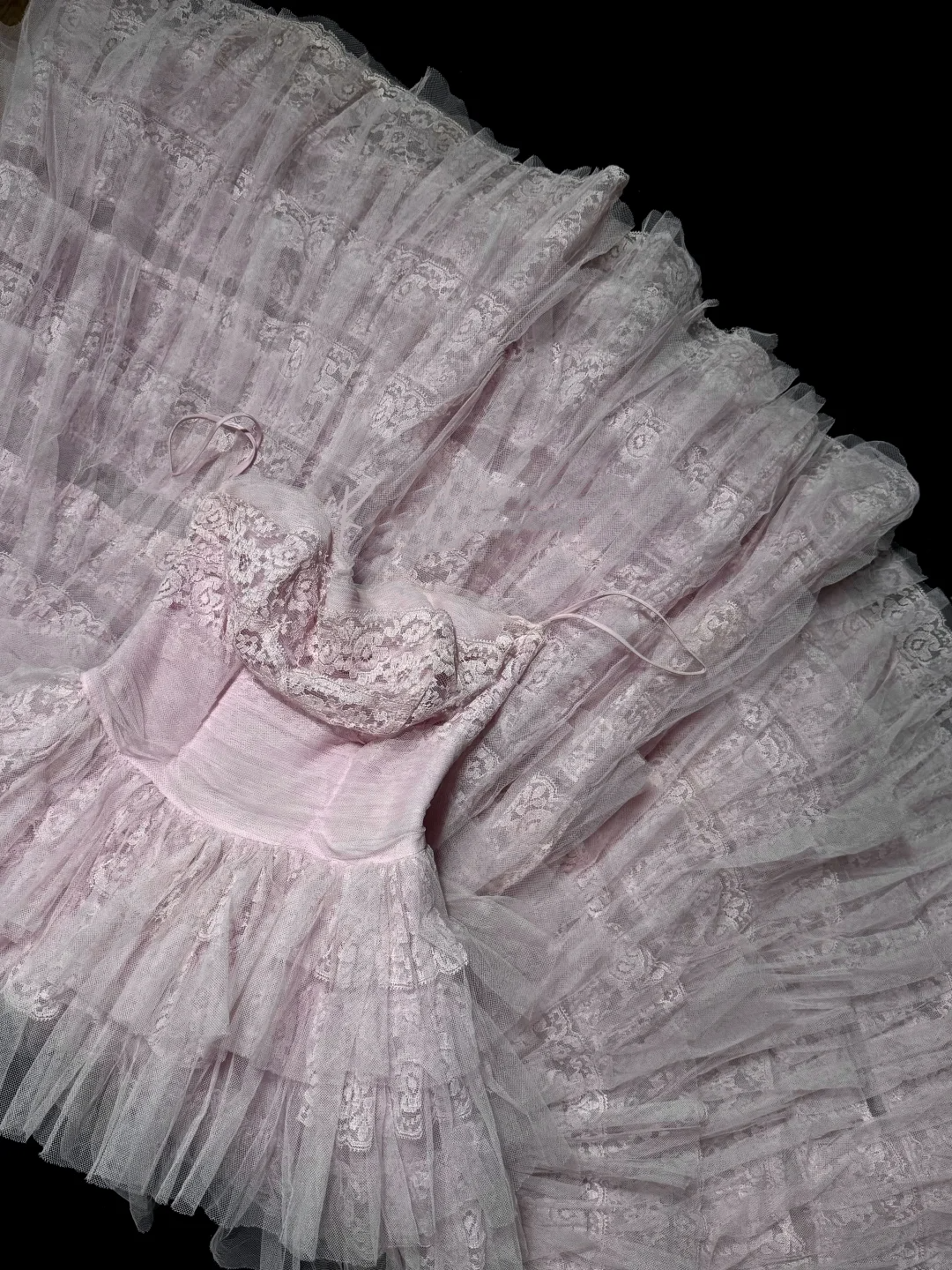Hübsches Ballkleid Trägerloses Tüll Hellrosa Langes Quinceanera Kleid Abendkleider Vestido De 15 Anos Sweet 16 Kleid W839