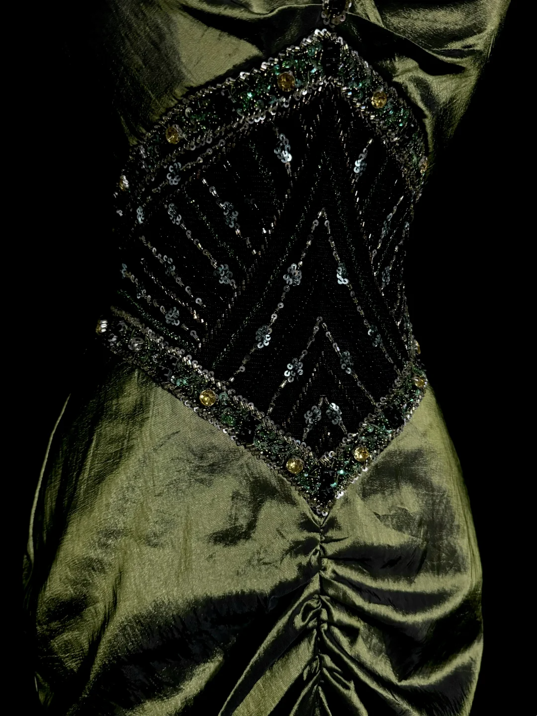 Robe de bal longue en satin style sirène vintage vert olive, col licou, style rétro années 1950, tenue de soirée pour 21e anniversaire, robe de remise de diplôme, W852