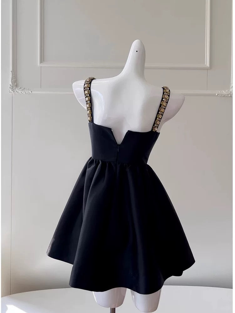Trendy Ball Gown Straps Black Satin Sleeveless Formal Short 8th Grade Homecoming Dress Summer Middle School Hoco Dresses Cocktail Dress Birthday Outfits W938