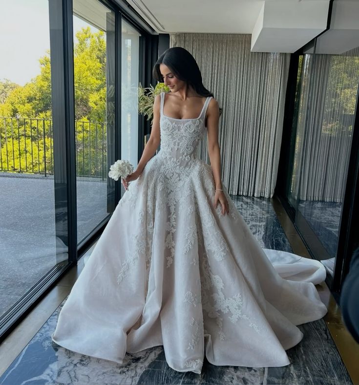 Hübsches Brautkleid Ballkleid Square Neck Lace Lange weiße Brautkleider Brautkleider WD042