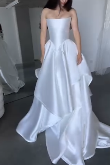 Pretty Wedding Dress Ball Gown Strapless White Satin Long Wedding Dresses Bridal Gowns WD051