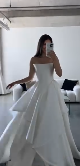 Pretty Wedding Dress Ball Gown Strapless White Satin Long Wedding Dresses Bridal Gowns WD051