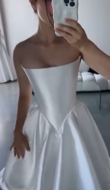 Pretty Wedding Dress Ball Gown Strapless White Satin Long Wedding Dresses Bridal Gowns WD051