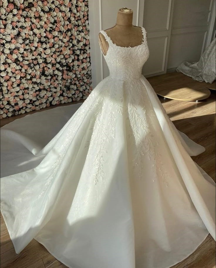 Hübsches Brautkleid Ballkleid Square Neck Lace Lange weiße Brautkleider Brautkleider WD058