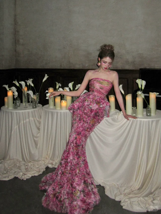 Edle Meerjungfrau trägerloses Rosa Blumenmuster Rose Schichten Lange Ballkleider Partykleid Geburtstags-Outfits Abschlusskleider WD097
